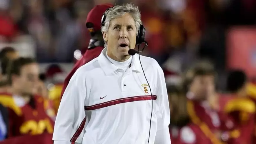 Las Vegas Raiders agree to hire 73-year-old Pete Carroll as their head coach, AP source says